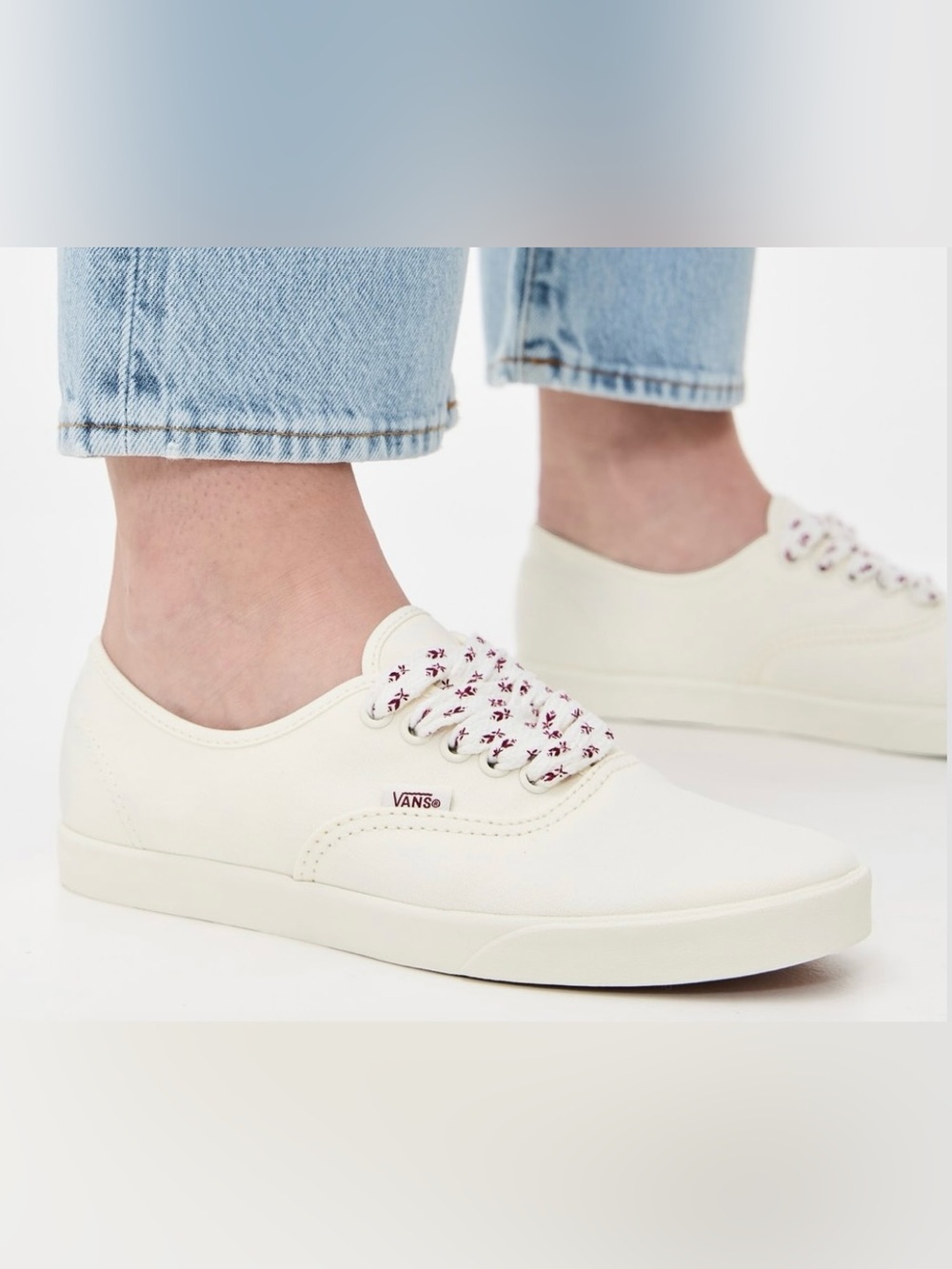 NEW Vans Off White/Cream Canvas Low-Top Sneakers with Patterned Laces SZ-8.5/7
